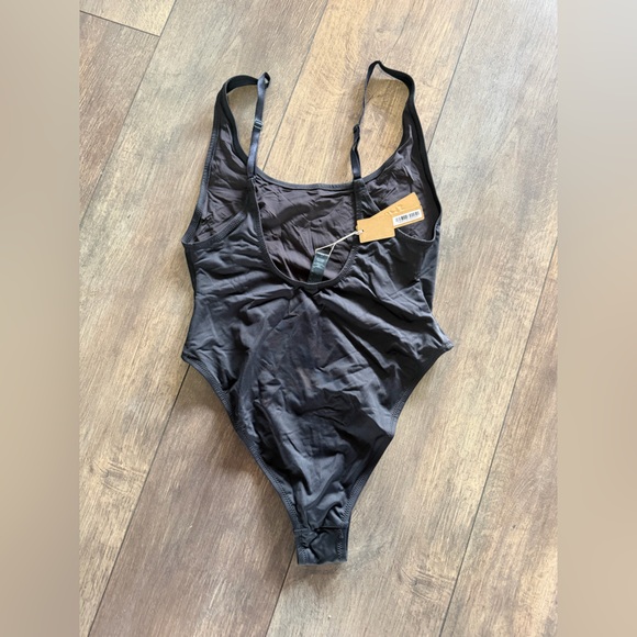 SKIMS Signature Swim Scoop Neck One Piece Color Onyx/Black Large NWT - Picture 2 of 6